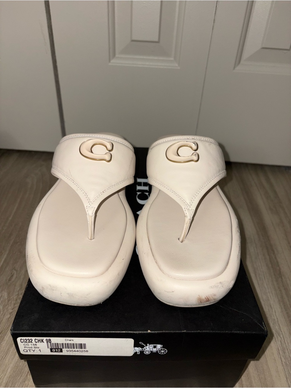 Coach Cream Leather Girls' Thong Sandals with Gold 'C' Accent